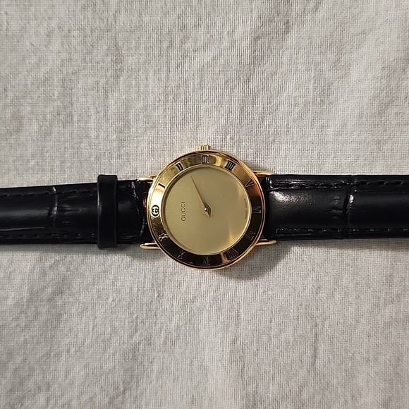 GUCCI 3000.2.L Gold Plated Watch with Roman Numbers Black Croc Embossed Band - Picture 2 of 6